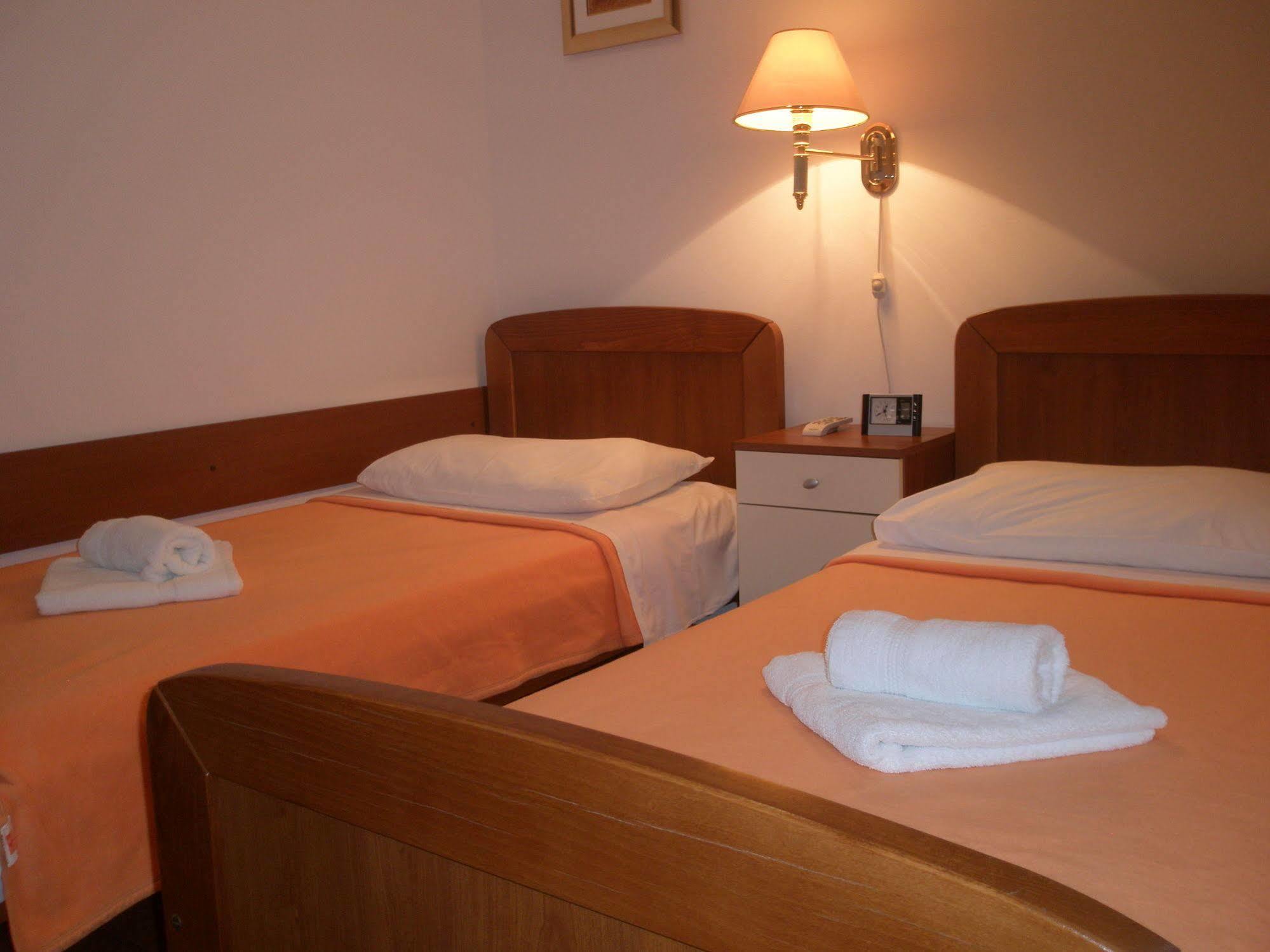Apartments Znjan Сплит Экстерьер фото